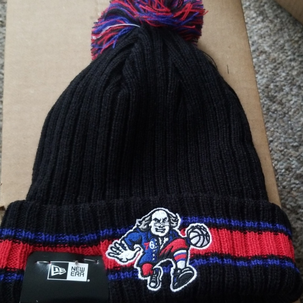 New Era Philadelphia 76ers Winter Pom